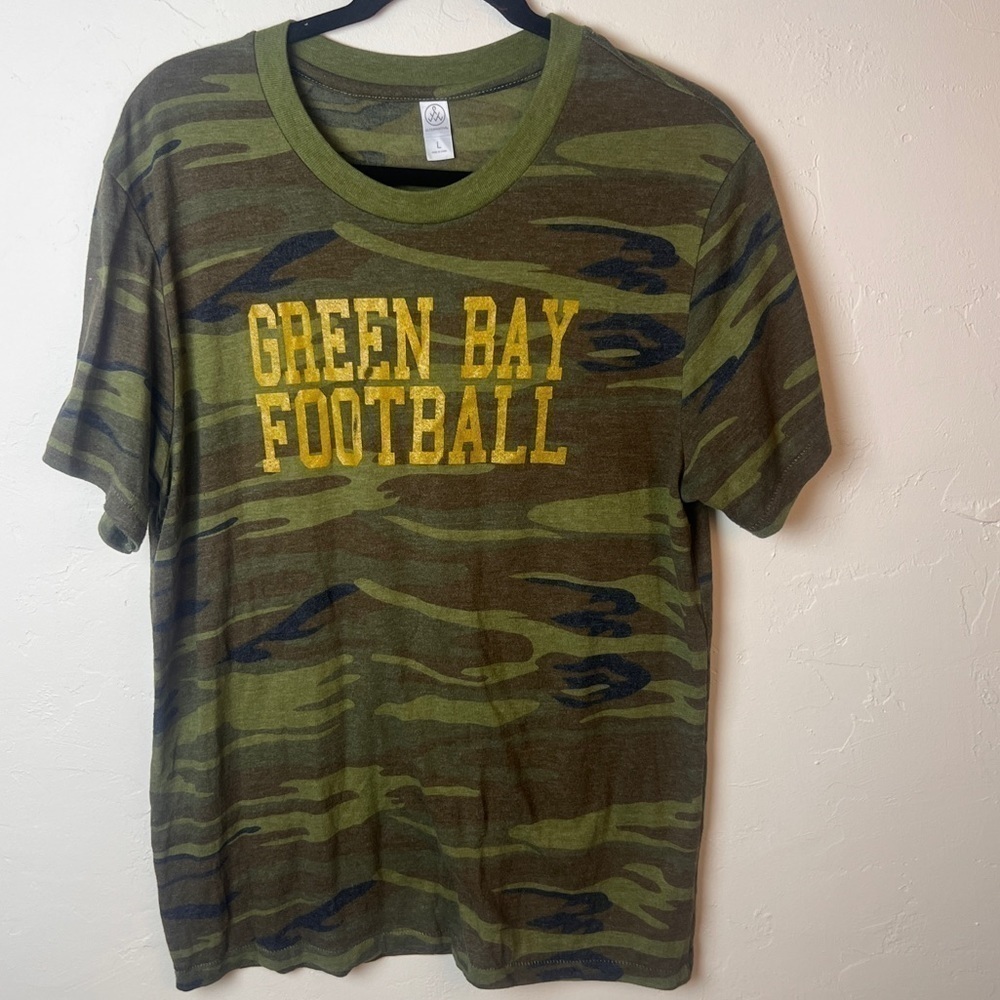 Green Bay Packers Football camo graphic tee shirt women's size medium